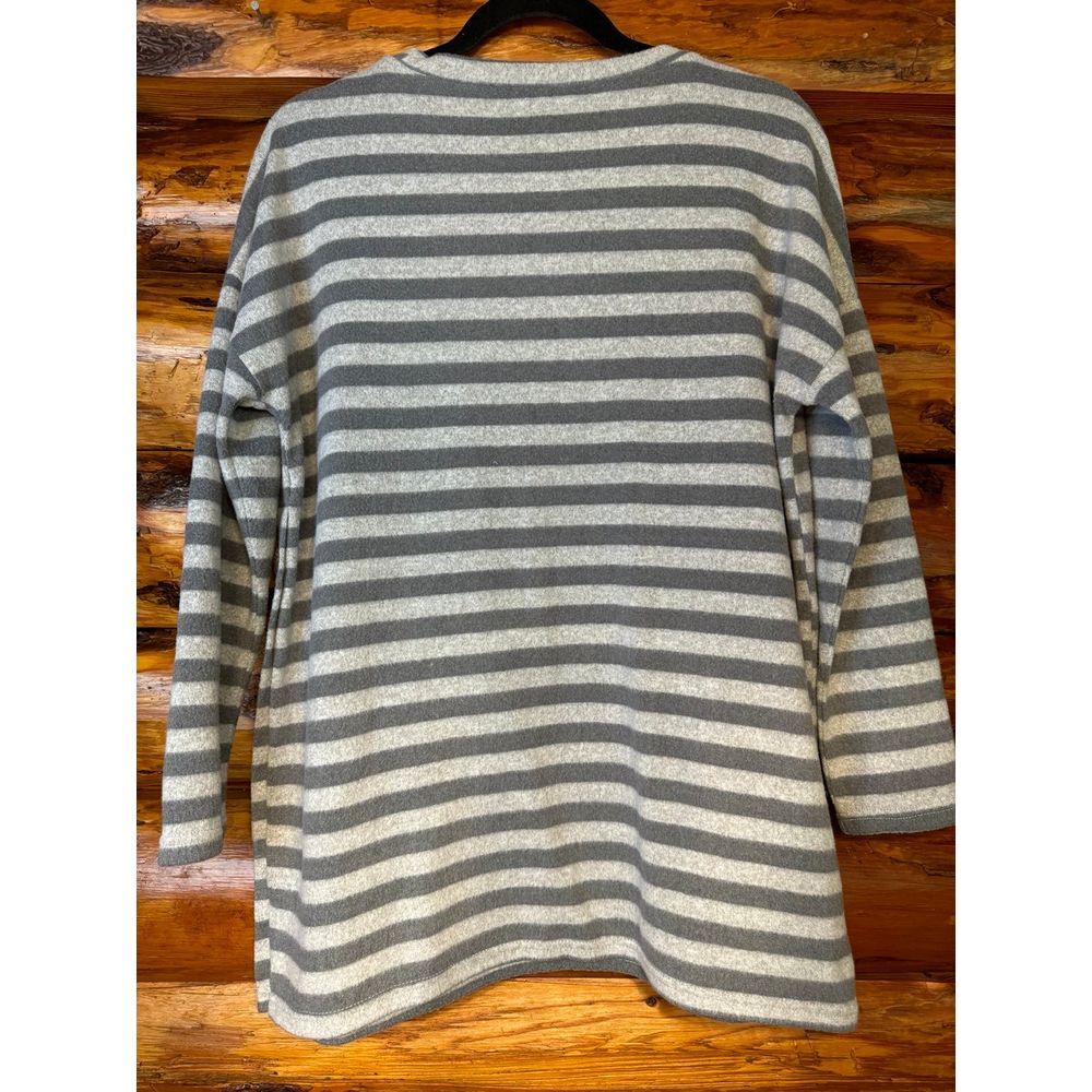 Simply Southern Grey Striped Drop Shoulder Pullover Size Small - Picture 4 of 7